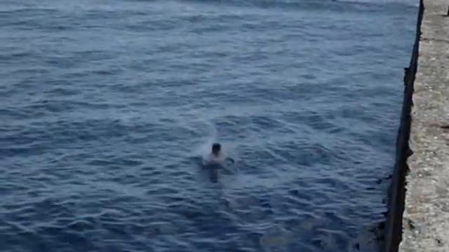 diving in Alushta - Прыжок с Кири смотреть онлайн
