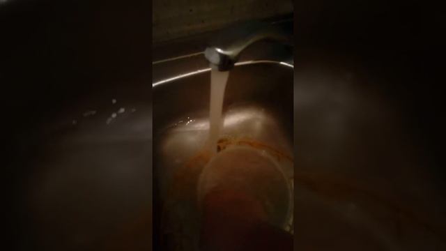 Меняем воду у мальков! смотреть онлайн