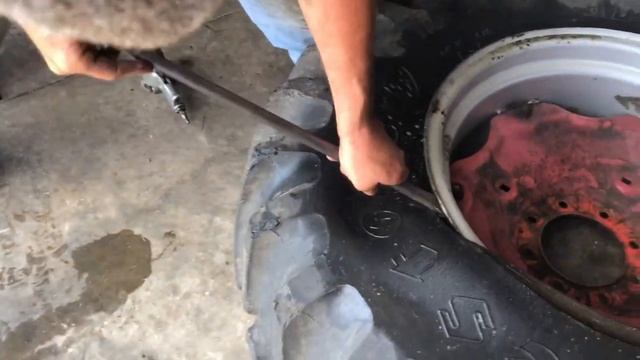 How to Take a Tractor Tire Off The Rim смотреть онлайн
