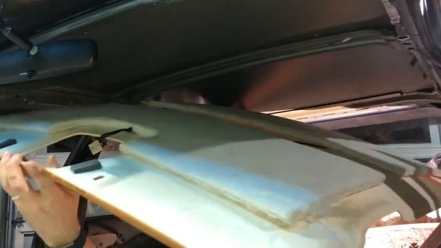 VY Commodore Headliner removal and replacement of fabric смотреть онлайн