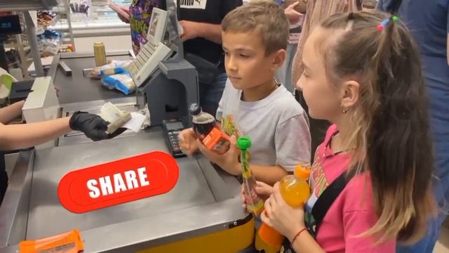 Ми сделали морожиное из льда/кола/фанта/фруктовое пюре/сок.(🍦🥤🫗🥡🧃) смотреть онлайн