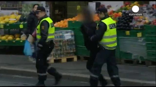 Norway police carry guns amid heightened terror fears смотреть онлайн
