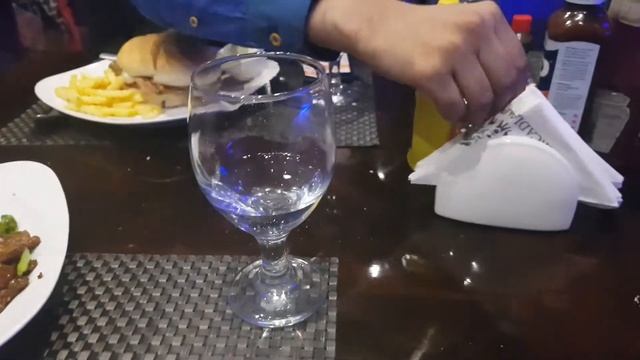 Steak & Burger :: Arcadian Cafe(LAHORE) :: The FoodPhomaniacs Show :: Episode 52 смотреть онлайн