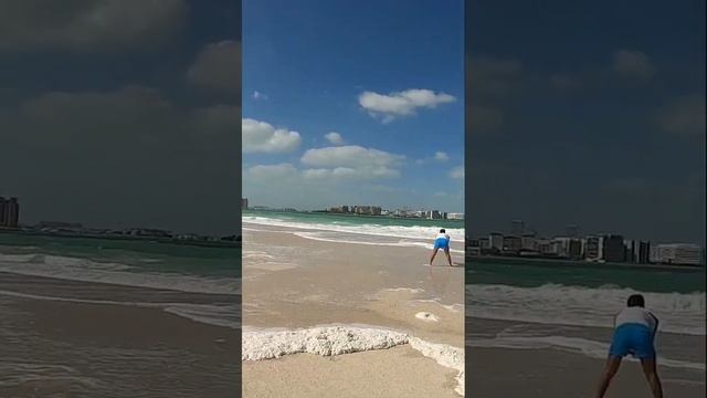 Красные флаги на пляже Sufouh #Dubai 🇦🇪 смотреть онлайн