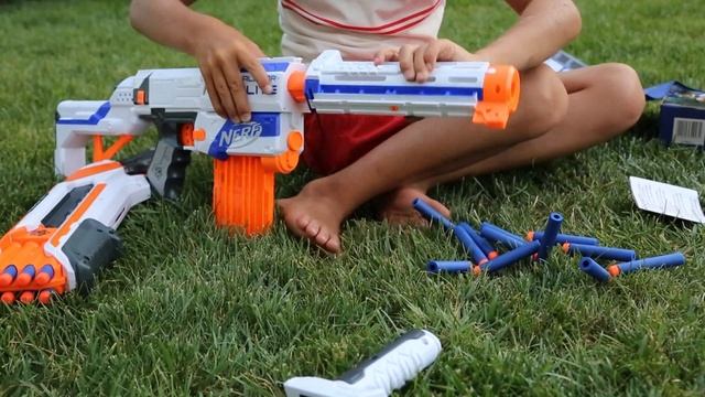 Автоматы НЕРФ . Распаковка. Очень большое количество (nerf war) смотреть онлайн