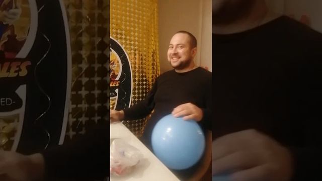 Папа и шарик с гелием смотреть онлайн