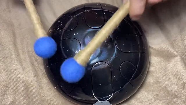 PoyushieKamni Tank Drum 9" / Глюкофон Mysterious A 22 см смотреть онлайн