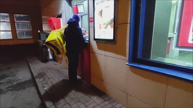 ЯНДЕКС ЕДА ОШАРАШИЛА / БОНУС 30000 РУБЛЕЙ смотреть онлайн