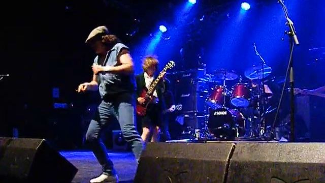 Live/Wire - Hard as a Rock - Newcastle O2 Academy (25/03/2010) смотреть онлайн