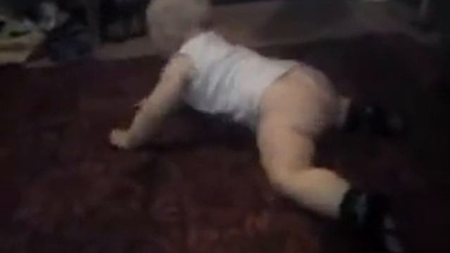 Забавный малыш))) смотреть онлайн