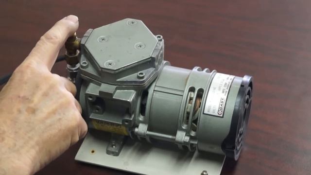 Gast Model MOA-V112-AE Vacuum pump смотреть онлайн