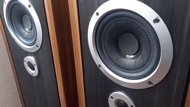 Amplificadores e caixas diferentes, mesmo pré amplificador valvulado. смотреть онлайн