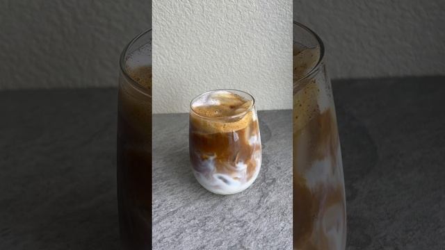 agave cinnamon iced latte #coffeerecipe #coffee #coffeevlog #icedcoffee #icedlatte #easycoffeerecip смотреть онлайн