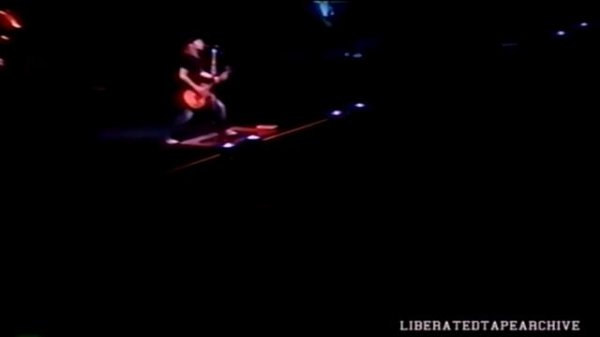 Puddle of Mudd - Away From Me (early version) Live at Madison Square Garden 6/24/02