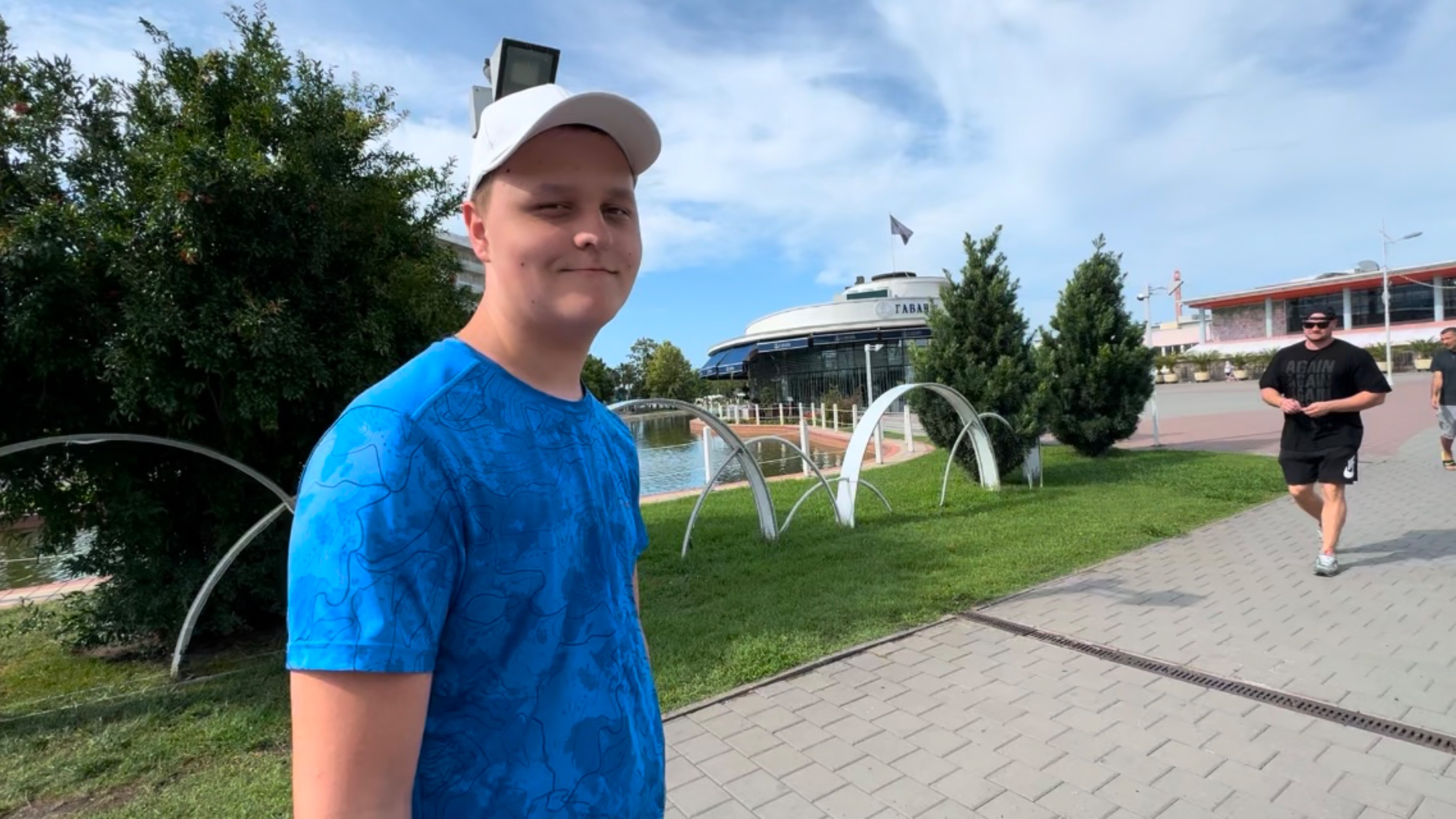 Сочи Парк Отель сентябрь 2024 🌴 Отпуск заканчивается, скоро домой! Вечерняя Анимация на площади 😍 смотреть онлайн