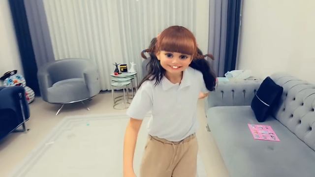 ELİF GICIK KOMŞU KIZI GİZLİ GELDİ !! DONDURMALARI ALDI !! بابا جاب لي بالون - جنى مقداد | طيور بيبي