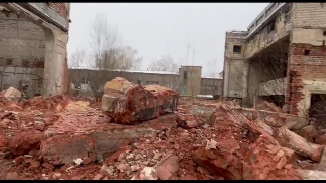 Культуру под снос. В Ртищеве экскаваторами уничтожают уникальный театральный зал смотреть онлайн