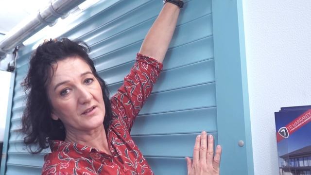 The Garage Door Centre presents the SWS Seceuroglide Excel Roller Garage Door смотреть онлайн
