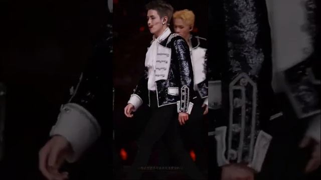 RENHAO Focus 《ZOOM》@ R1SE Farewell Concert In Shanghai