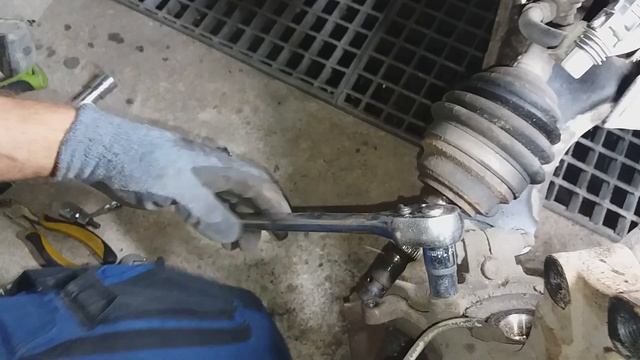 Jak wymienić SAMODZIELNIE łożysko koła #7 Mechanika dla Praktyka смотреть онлайн