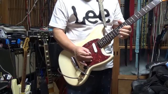 Fender Mustang 001 смотреть онлайн