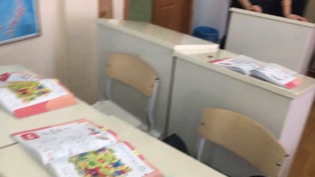 1г, 33 Школа. Неразбериха в классе 😅 смотреть онлайн