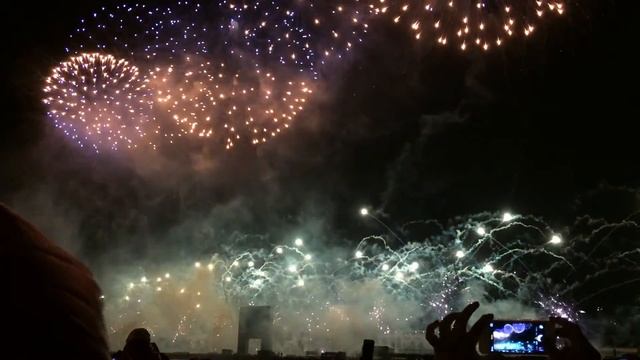 Закрытие фестиваля Круг Света на Гребном канале в Крылатском. The Beatles - She Loves You, Hey Jude смотреть онлайн