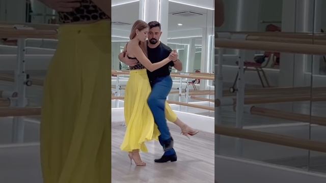 #танцы #обучениетанго #урокитанго #танго #аргентинскоетанго #тангоаргентина #тангомосква #милонга смотреть онлайн