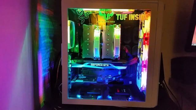NZXT Hue+ Demo w/ GTX 1080 смотреть онлайн