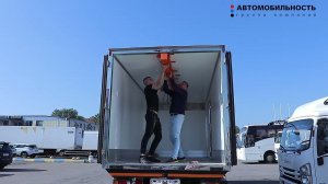 Изотермический фургон с кран-балкой ISUZU