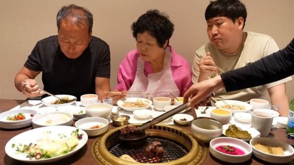 어버이날을 맞아 최고급 한우 구이 먹방!! (Korean Prime Beef) 요리&먹방!! - Mukbang eating show