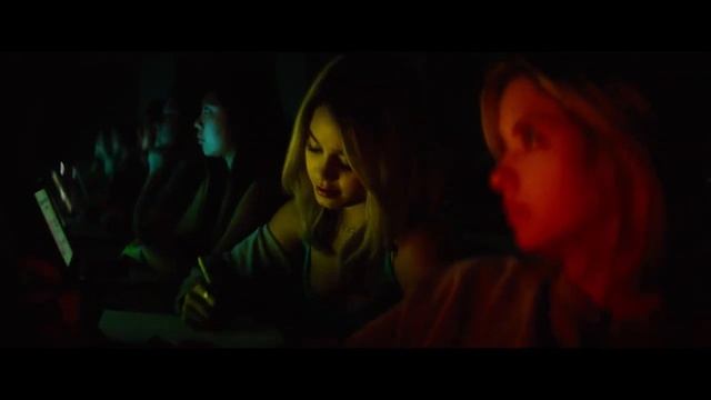 Vanessa Hudgens Shows Ashley Benson That She Likes Big Dicks - Spring Breakers (2013) смотреть онлайн