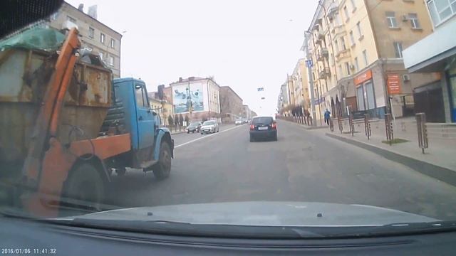 Мусорный ветер от Брянских коммунальщиков смотреть онлайн