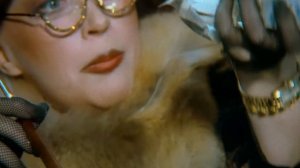 Алла Пугачёва - Мал-помалу (Official HD Video)