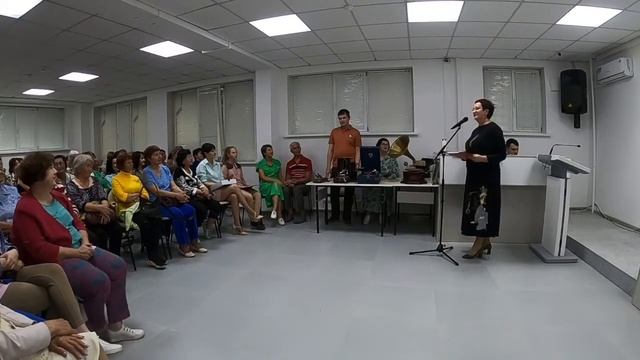 Музыкально-поэтический вечер "Пластинки крутится диск" смотреть онлайн