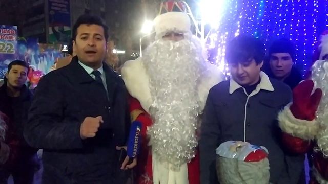 Ралик ҳамроҳи Бобои Барфи меҳмони барномаи тв Ҷаҳоноро шуд смотреть онлайн