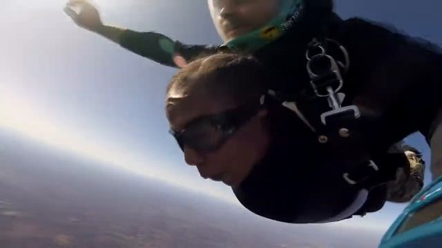 Tandem Skydive at Skydive Tennessee with Dyetra Waire from Cottontown, TN смотреть онлайн