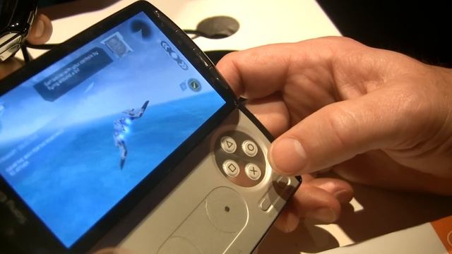 Gaming experience on Xperia Play by HDblog @ MWC 2011 смотреть онлайн