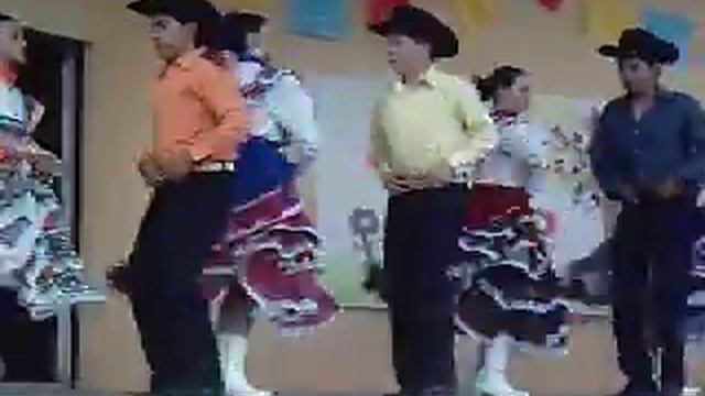 polka de chihuahua/ Grupo folklorico del Sindicato de Guadalajara смотреть онлайн