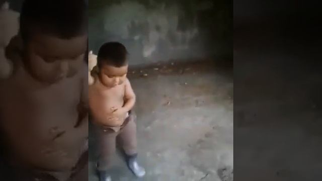 Мальчик танцует смотреть онлайн