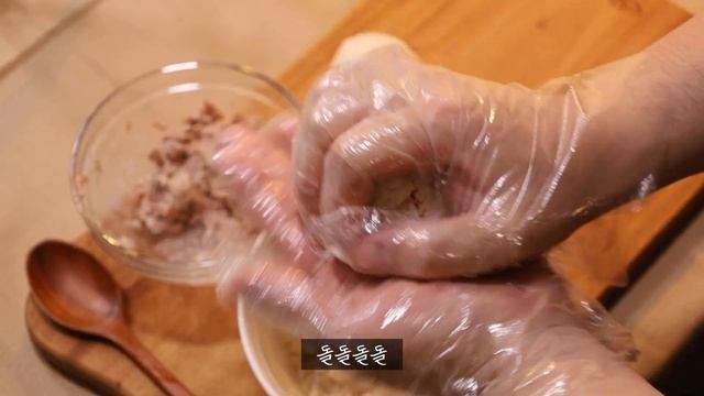 달콤 짭쪼름한 참치 마요 주먹밥 : 만들기 쉬운 캠핑 간식 : 참치 주먹밥 만들기 смотреть онлайн