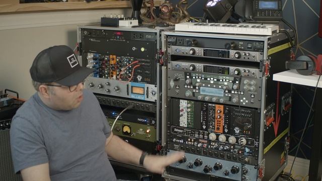 Building Your Home Studio - Episode 6 - Outboard Rack Gear & 500 Series - Choosing Analog Gear смотреть онлайн