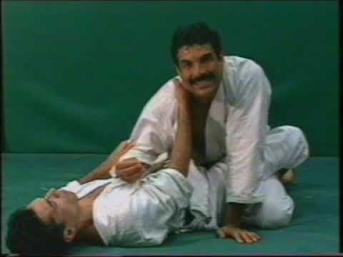 Gracie Jiu Jitsu Basics - 1 смотреть онлайн