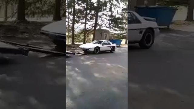 1984 Pontiac fiero смотреть онлайн