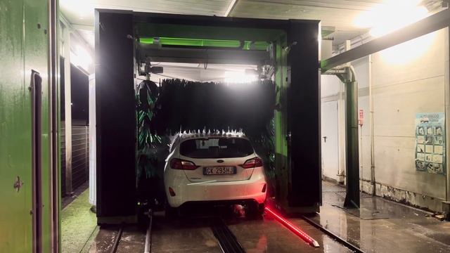 Istobal M’NEX 25 With Shake Brushes смотреть онлайн