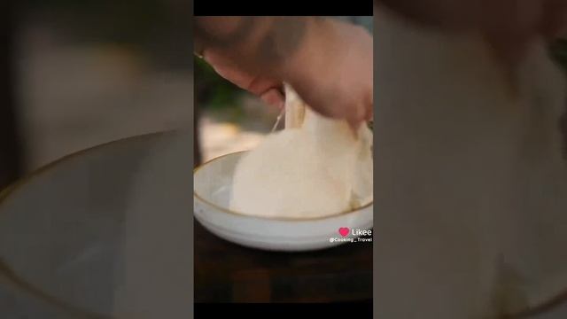 ДОМАШНИЕ СЫРНЫЕ ШАРИКИ В МАСЛЕ смотреть онлайн