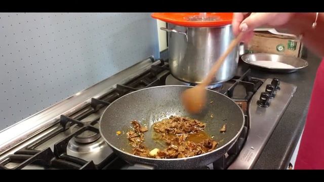 Tagliatelle all'uovo con Tartufo e Porcini смотреть онлайн