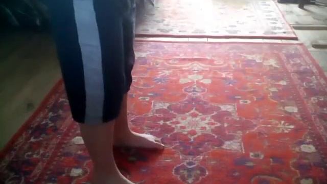 Лёгкий пинок ступней смотреть онлайн