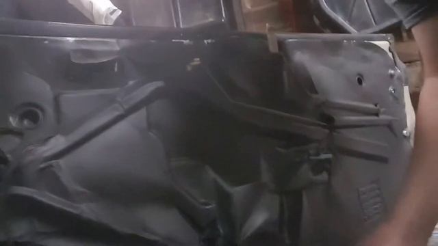 Chrysler Sebring convertible passenger door panel install смотреть онлайн