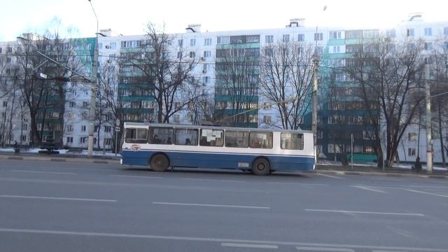 Три троллейбуса ЗиУ-682Г-016.05 и ЗиУ-682Г-016 [Г0М] смотреть онлайн